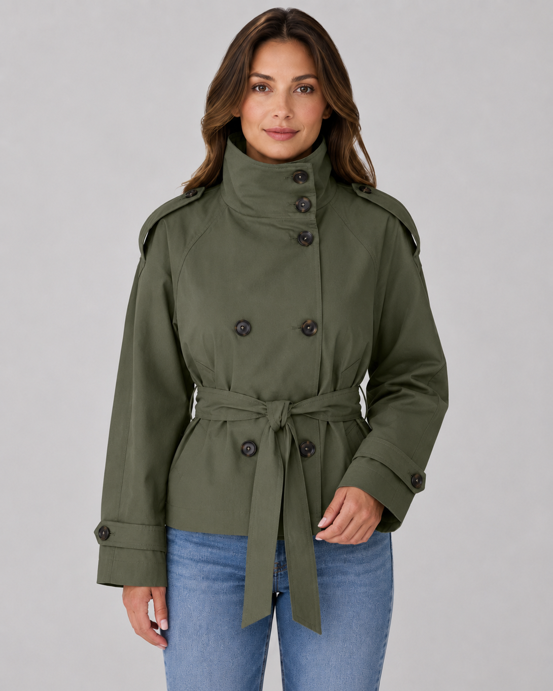 Gabardina corta para mujer con cinturón