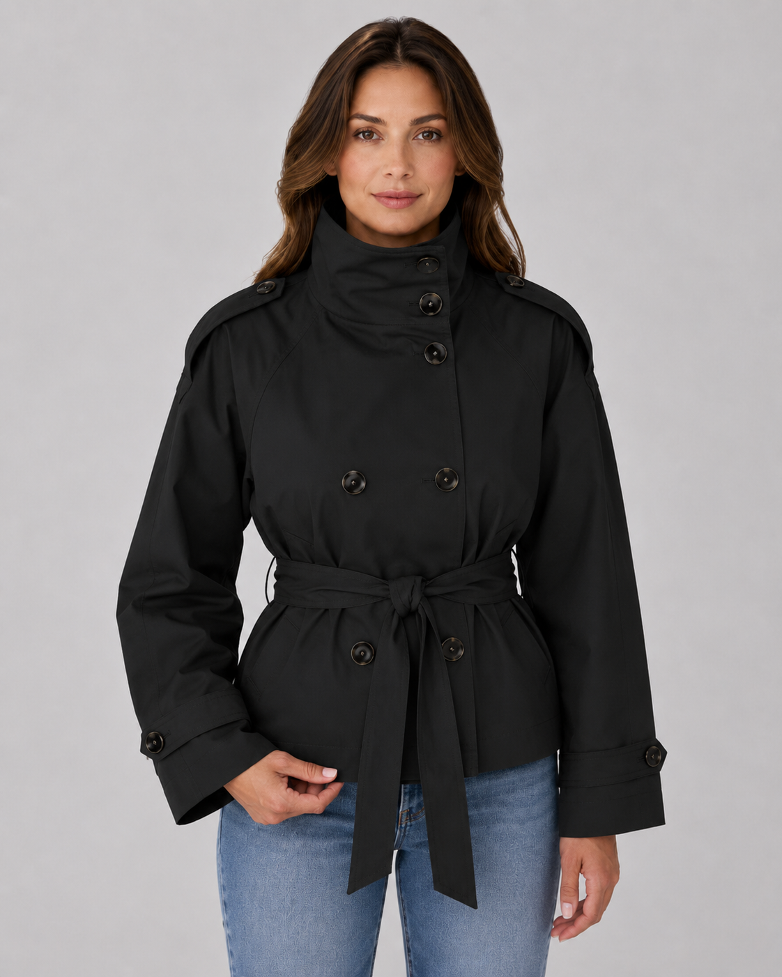 Gabardina corta para mujer con cinturón