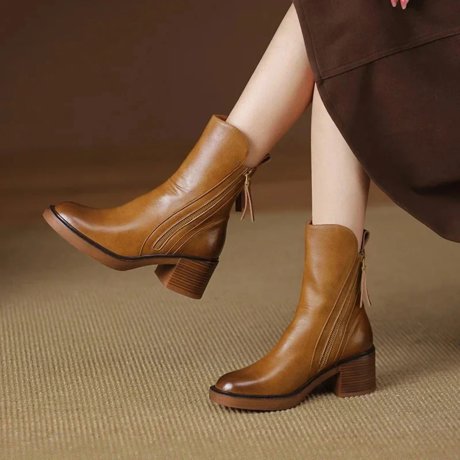 Botines de mujer efecto piel con cremallera lateral