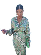 Ensemble femme avec top à col et jupe midi