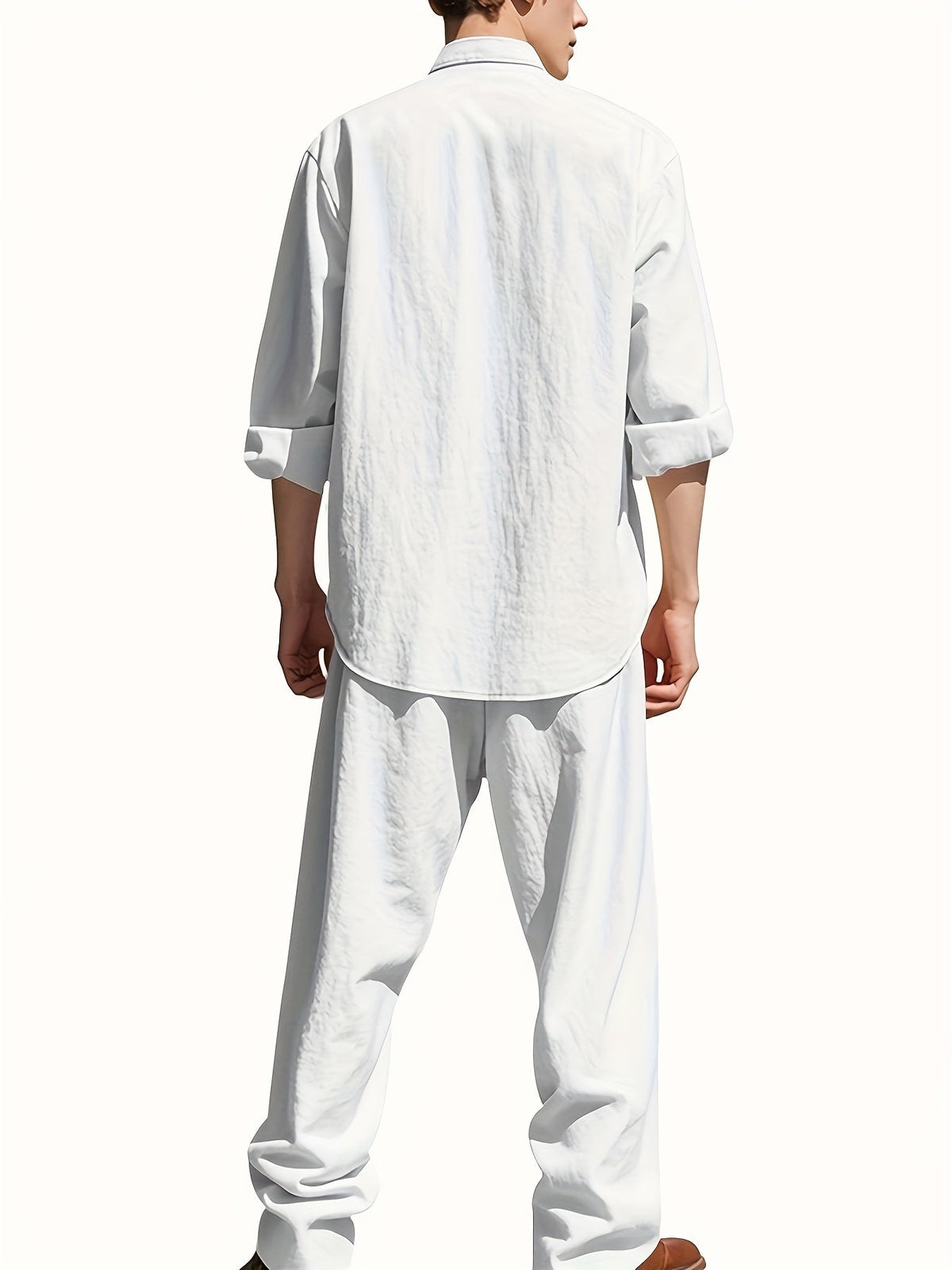 Conjunto completo de hombre de lino con camisa de cuello alto y pantalones