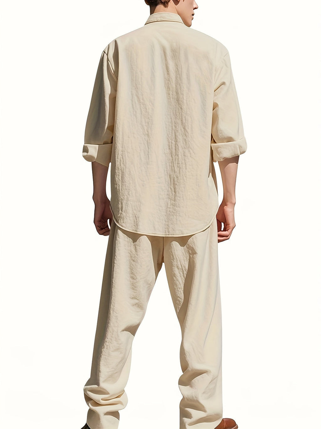 Conjunto completo de hombre de lino con camisa de cuello alto y pantalones