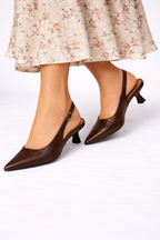 Lucinda Lak Slingback Heels con Punta Affilata e Elegante Lucentezza