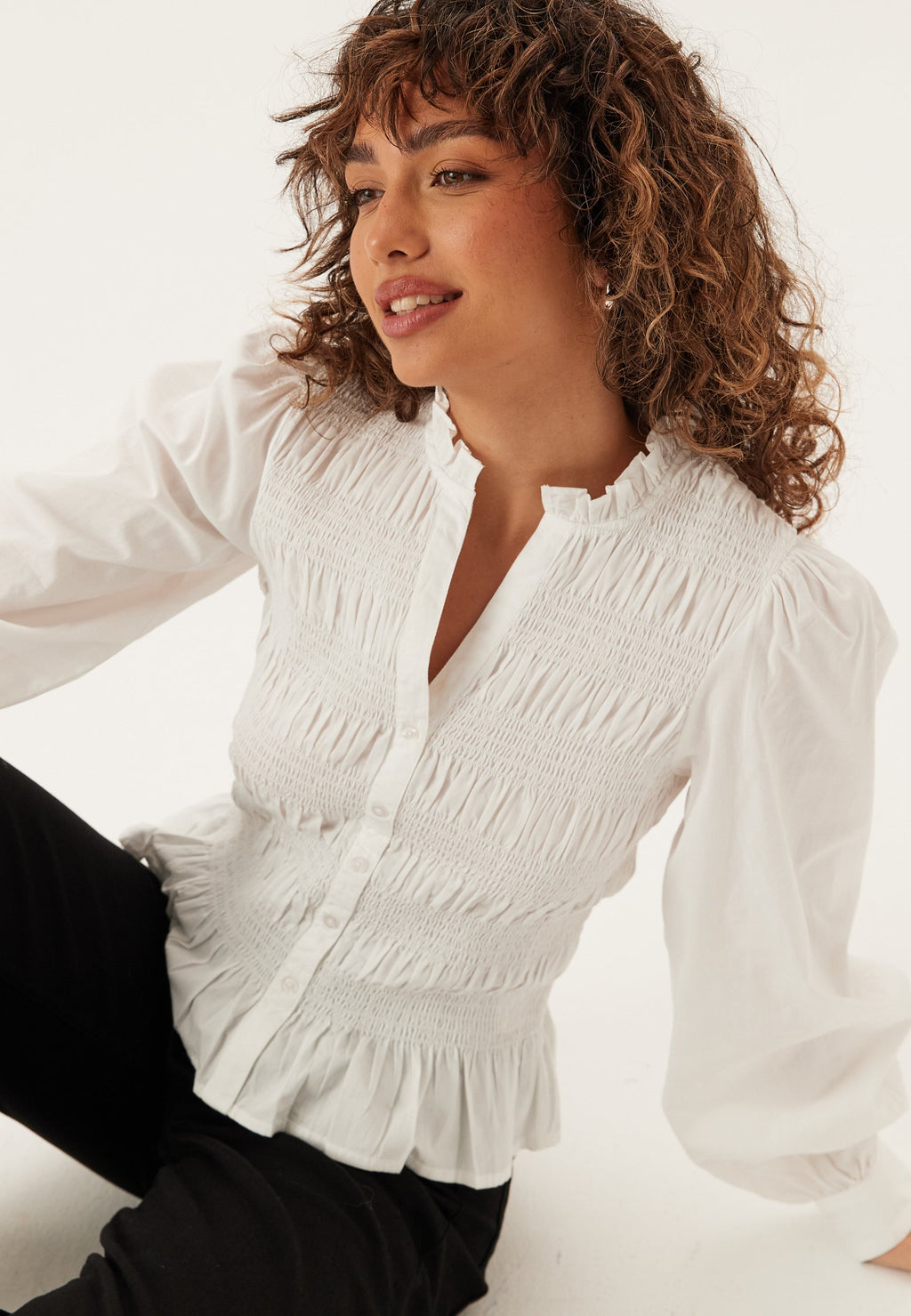 Bomuldsbluse med Smock, V-Hals og Puffermer