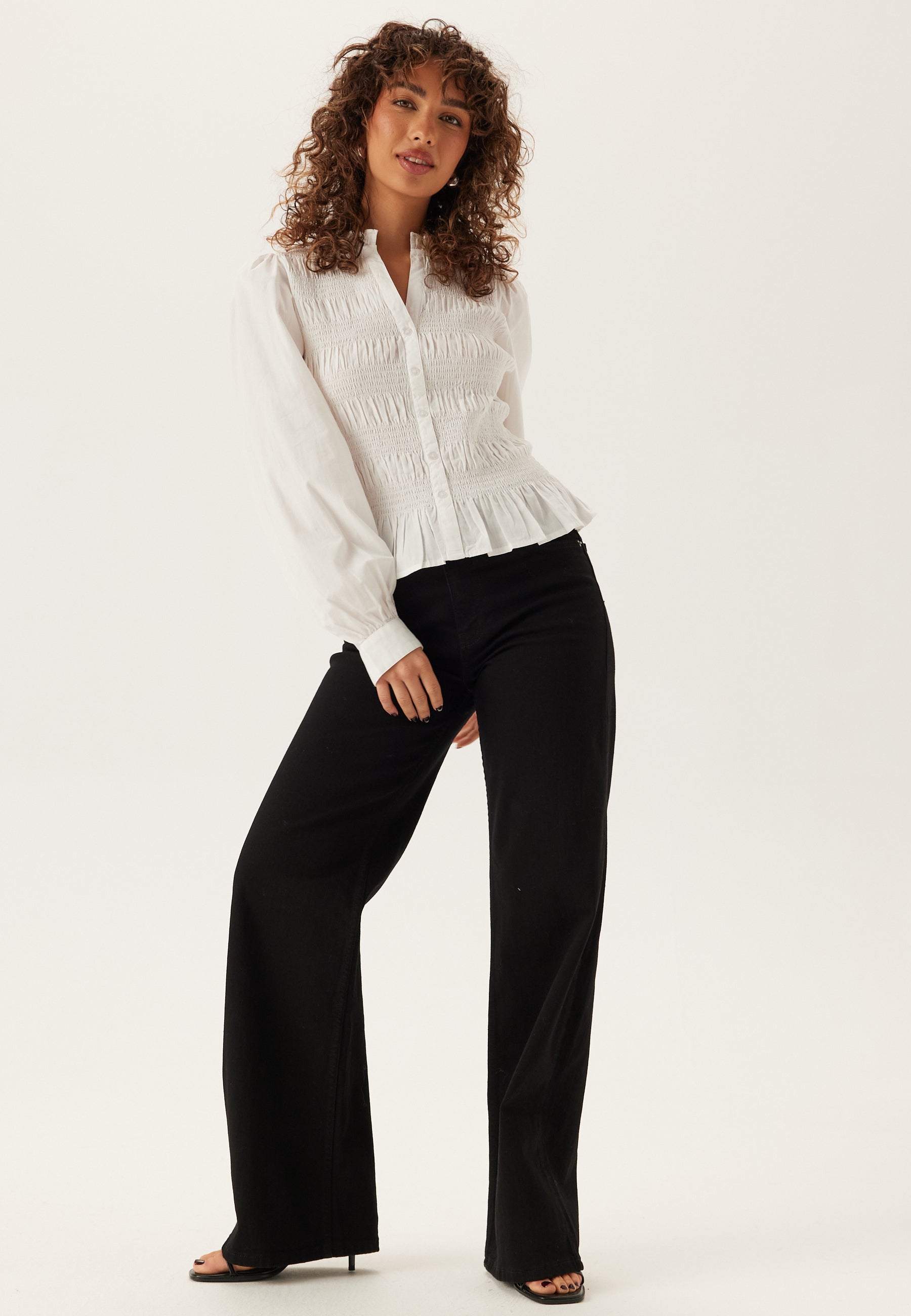 Bomuldsbluse med Smock, V-Hals og Puffermer