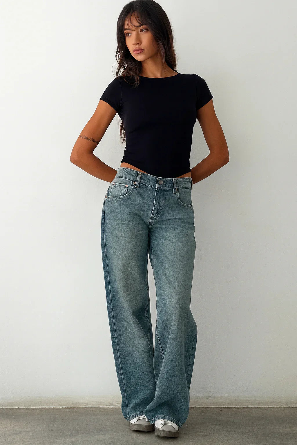 Jean femme taille basse et jambes larges - Denim baggy décontracté et moderne