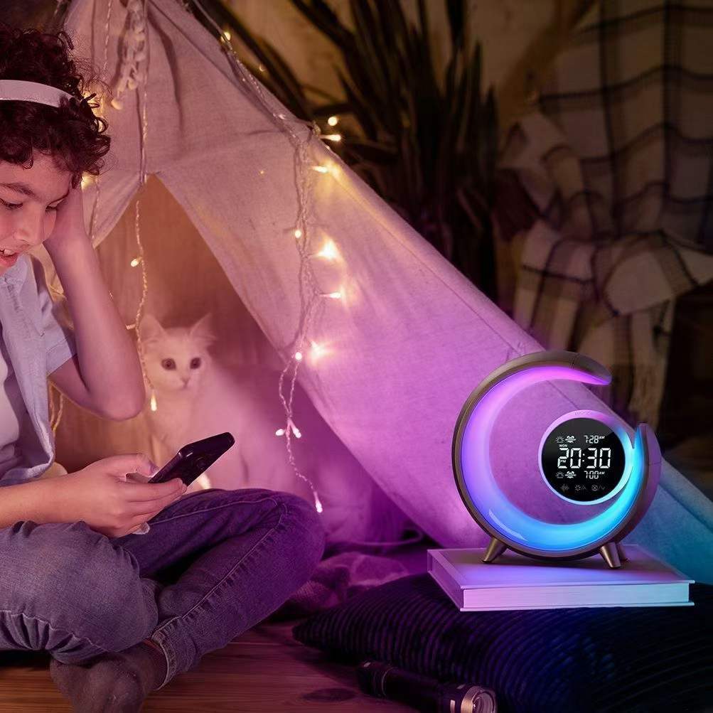 Luce Notturna Multifunzionale con RGB e Funzione Sveglia – Lumivo