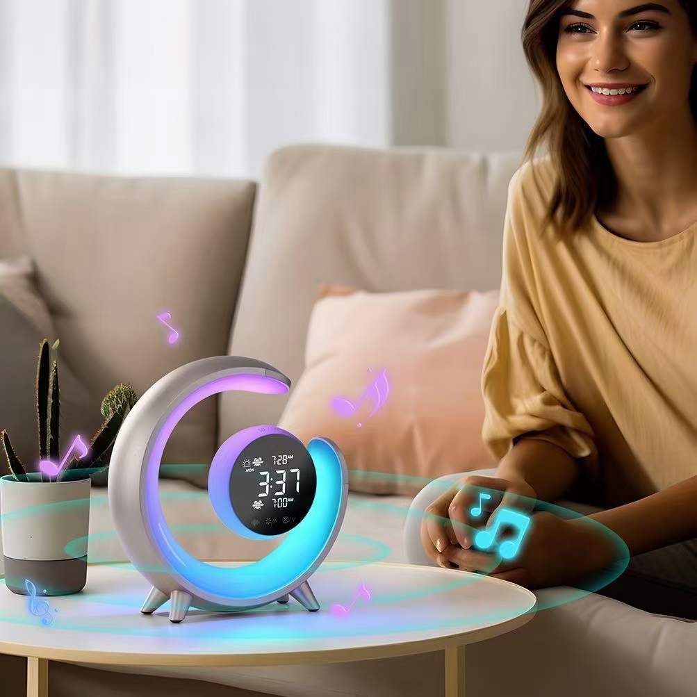 Luce Notturna Multifunzionale con RGB e Funzione Sveglia – Lumivo