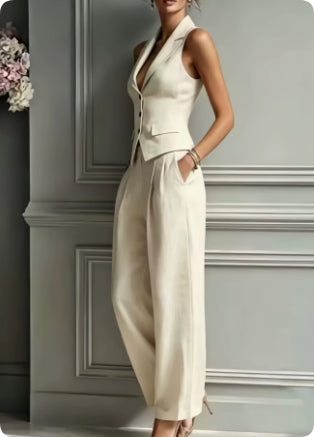 Ensemble femme avec gilet et pantalon de tailleur