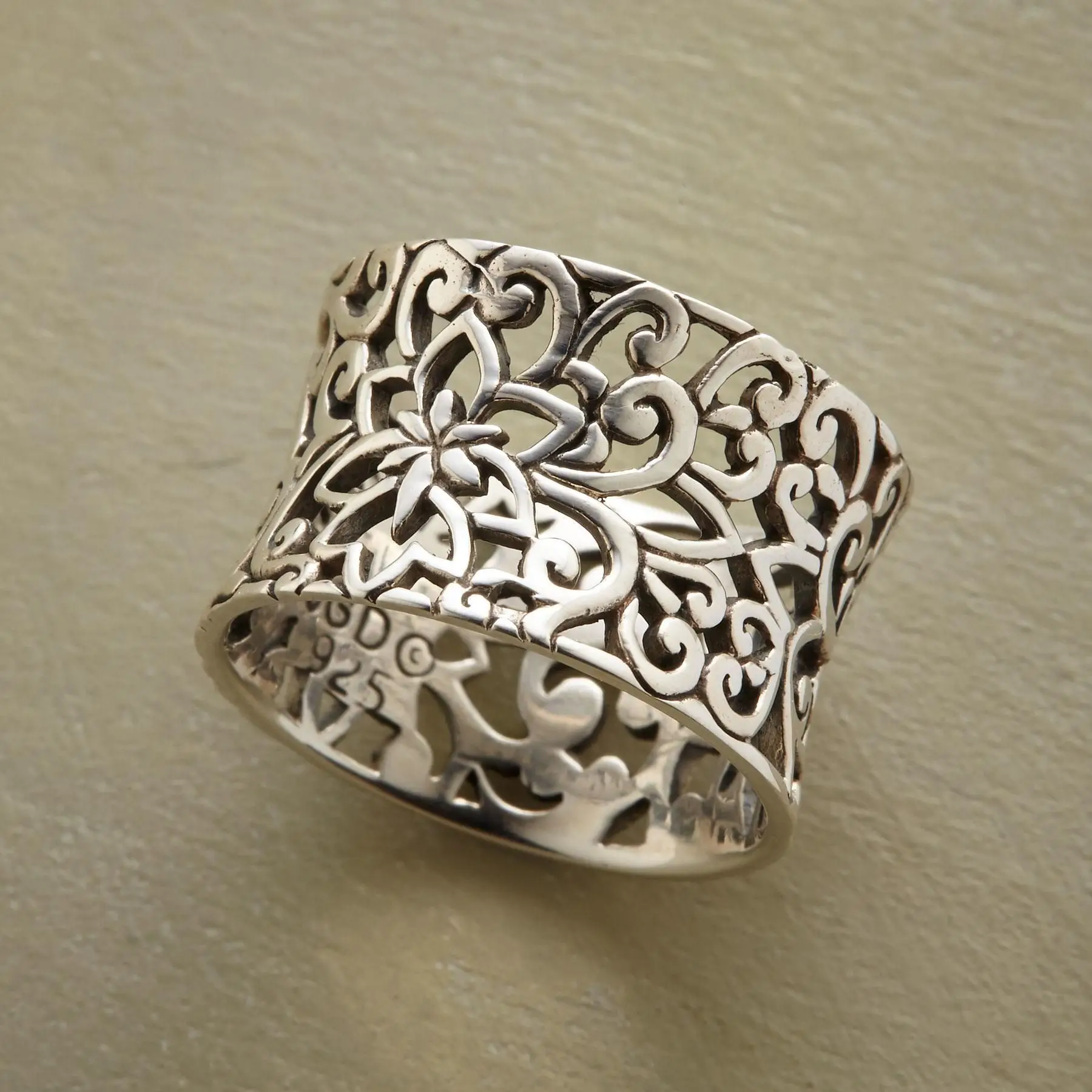 WILLOW | ANELLO A CERCHIO ETERNAMENTE