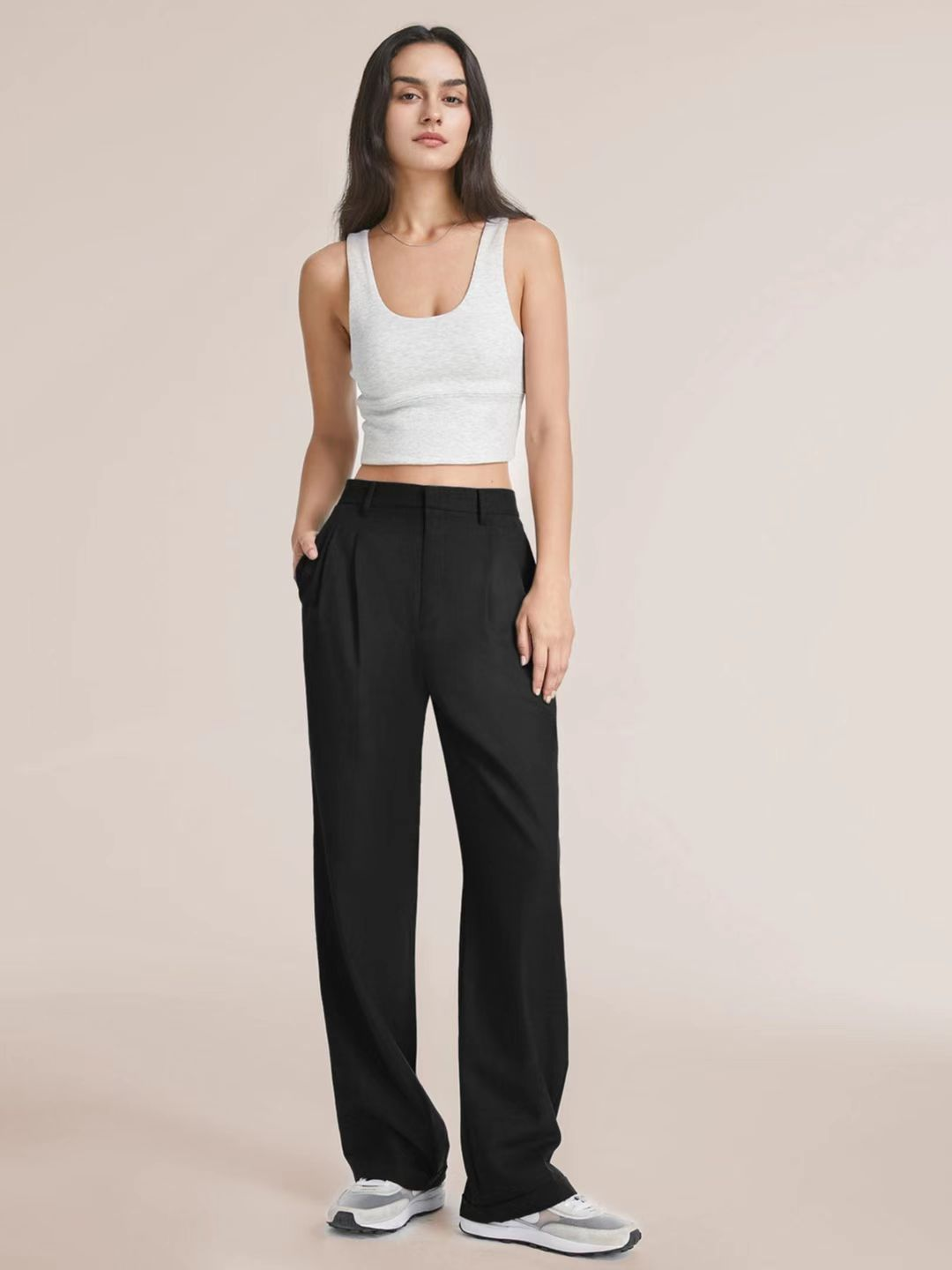 Pantalon élégant pour femme à taille haute avec plis - jambes larges pour le bureau et les loisirs