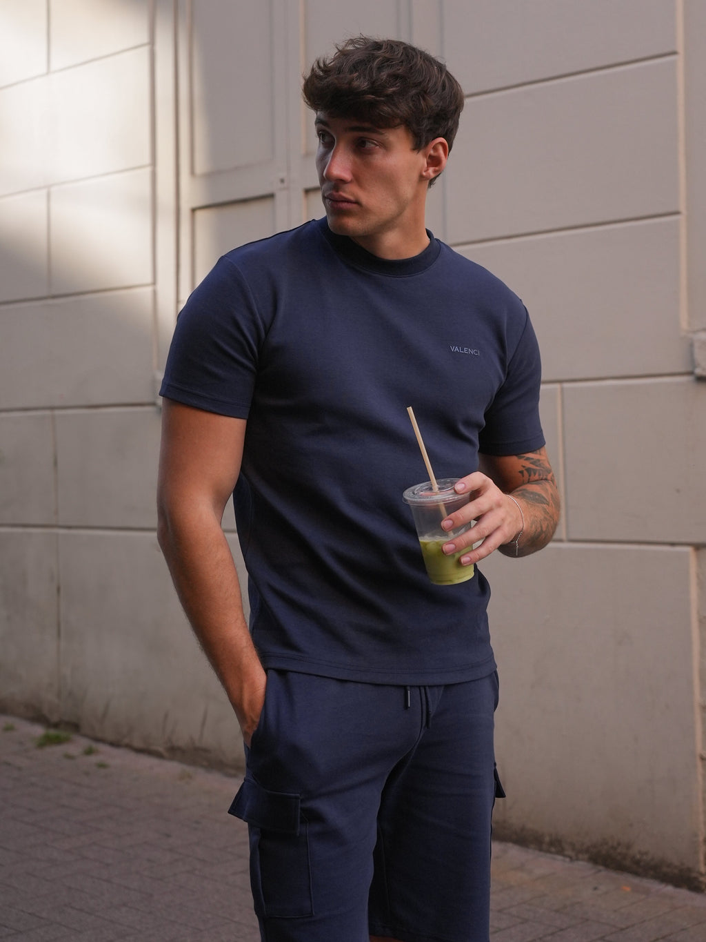 Monaco Cargo Sæt med T-Shirt og Shorts i Komfortabel Pasform