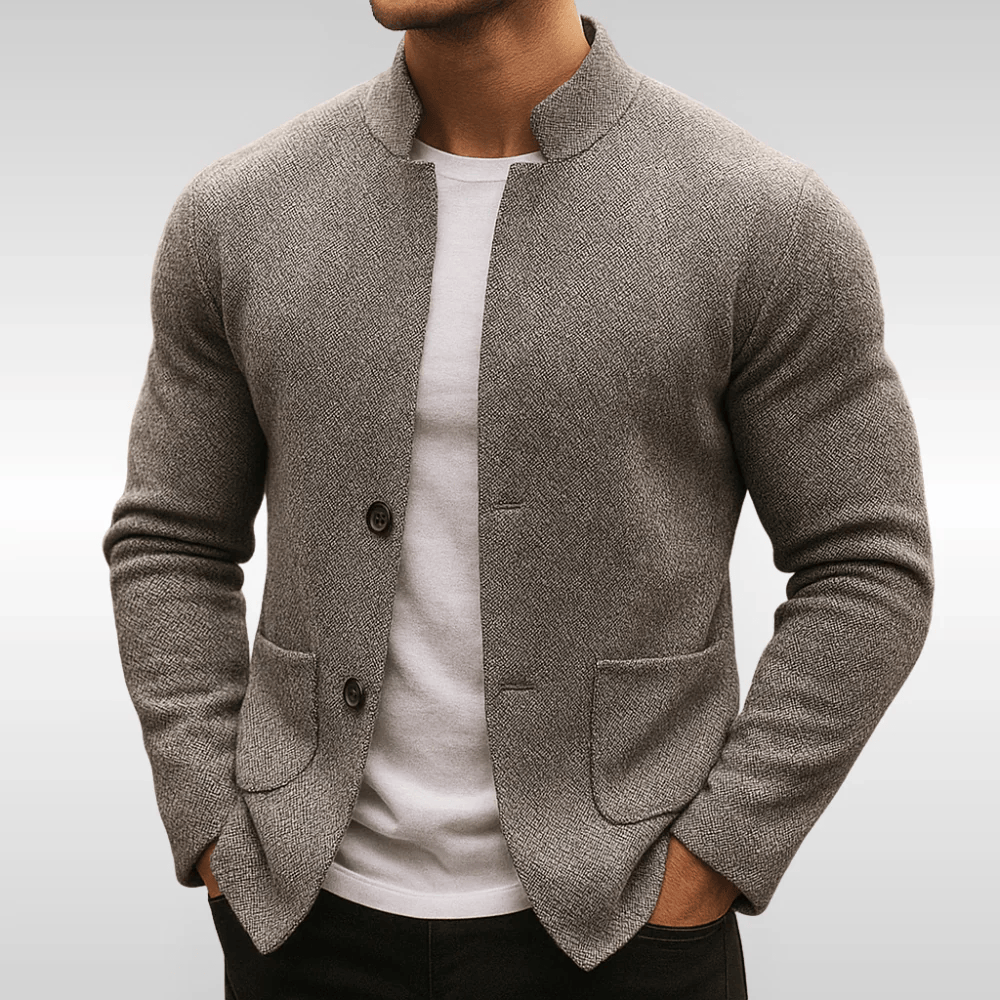 Cardigan Uomo in Maglia Strutturata con Collo Alto e Tasche Applicate – Stile Casual Elegante