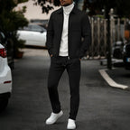 Completo Uomo Due Pezzi in Tessuto Strutturato – Giacca con Zip e Pantaloni Casual Eleganti