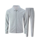 Completo Uomo Due Pezzi in Tessuto Strutturato – Giacca con Zip e Pantaloni Casual Eleganti