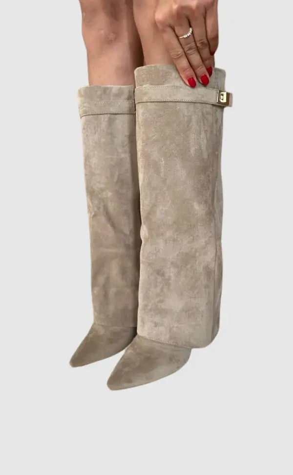 Stivali Alti Donna in Pelle o Camoscio con Tacco Elegante