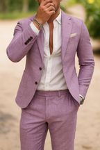 Traje completo de hombre de corte entallado con blazer y pantalones de sastrería