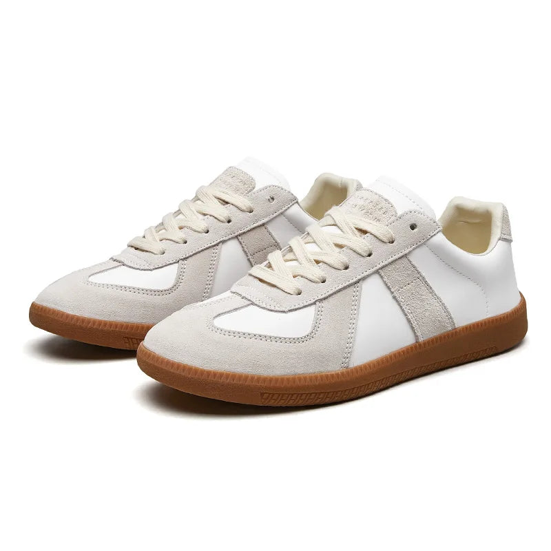 Sneakers Uomo Retro con Pannelli a Contrasto e Lacci – Stile Vintage e Comfort