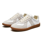 Sneakers Uomo Retro con Pannelli a Contrasto e Lacci – Stile Vintage e Comfort