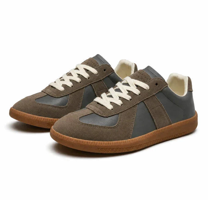 Sneakers Uomo Retro con Pannelli a Contrasto e Lacci – Stile Vintage e Comfort
