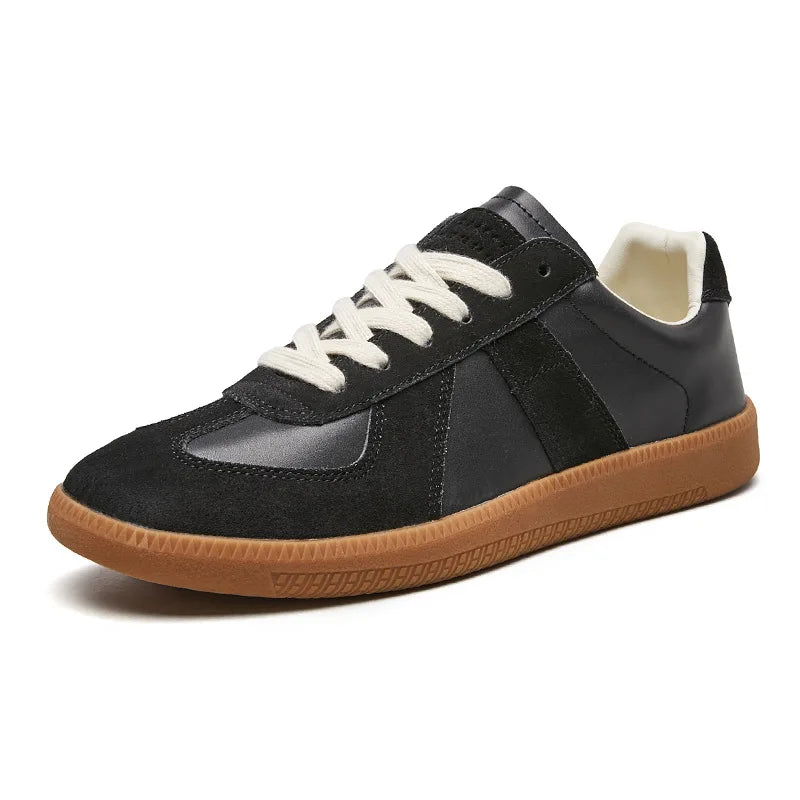 Sneakers Uomo Retro con Pannelli a Contrasto e Lacci – Stile Vintage e Comfort