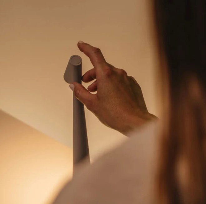 Lampada a Filo Minimalista – Luce Ambientale LED Morbida con Dimmer Tattile