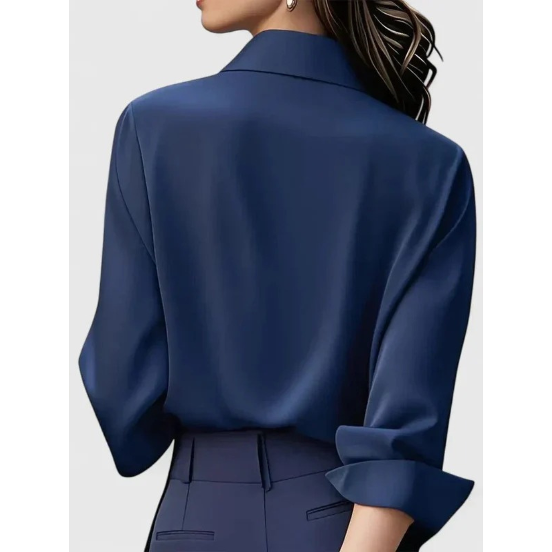 Blusa de mujer con efecto satinado, cuello y mangas largas