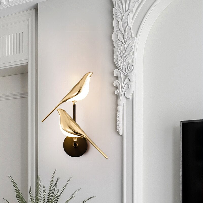Moderne Væglampe til Fugle - AviaryGlow