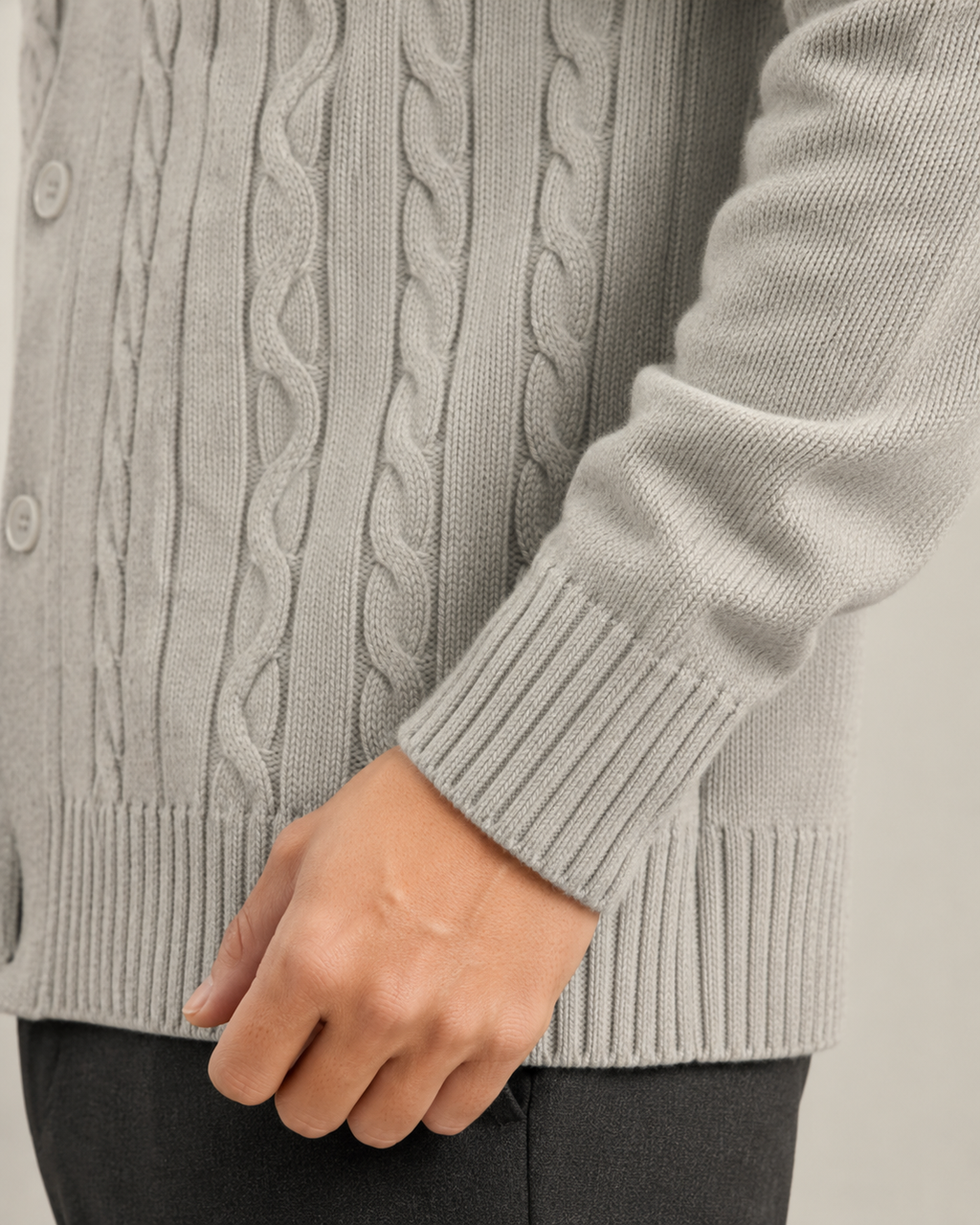Cardigan Uomo con Scollo a V in Maglia a Trecce