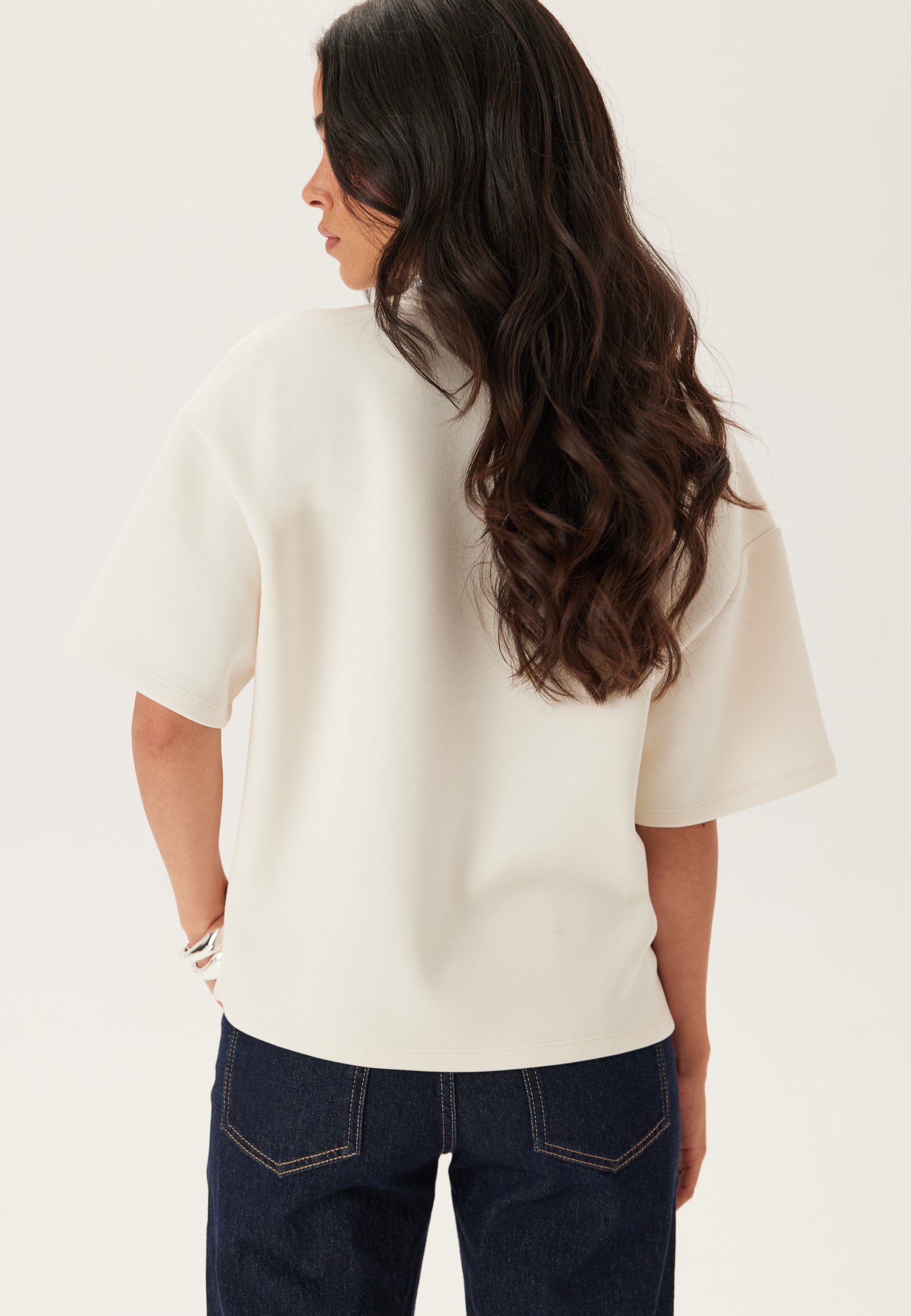 T-Shirt Boxy con Collo Rotondo e Morbido Stretch