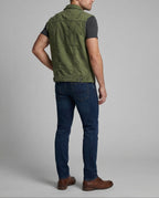 Gilet Uomo in Denim Effetto Vintage con Bordi Sfrangiati – Modello Smanicato con Bottoni Streetwear