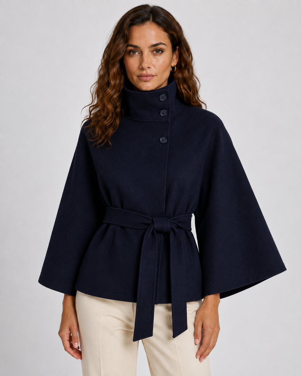 Cape femme avec ceinture et col montant