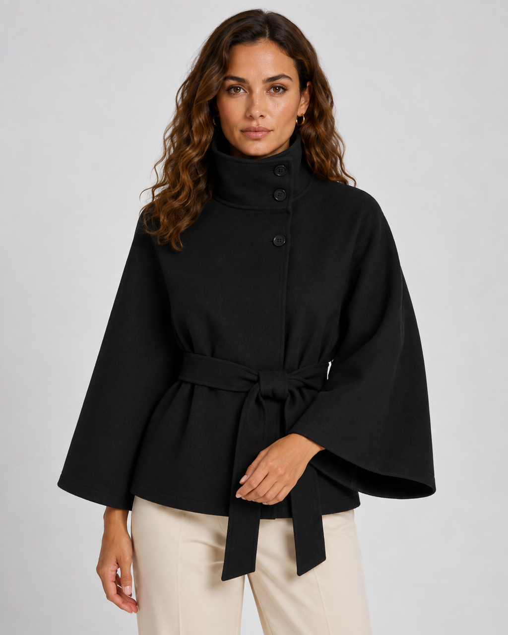 Cape femme avec ceinture et col montant