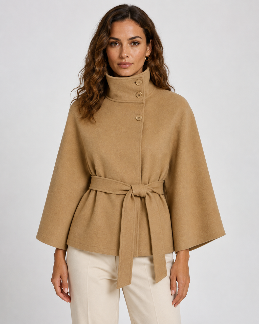 Cape femme avec ceinture et col montant