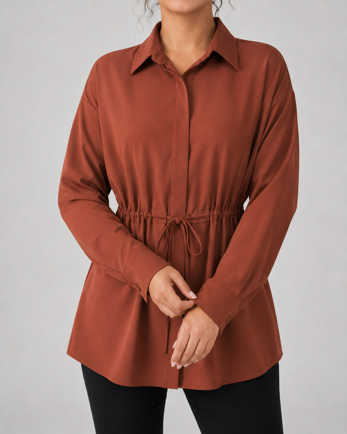 Camisa larga oversize de mujer con cordón en la cintura