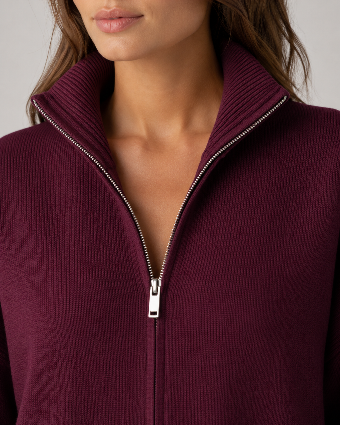Cardigan Donna in Maglia con Zip e Collo Alto